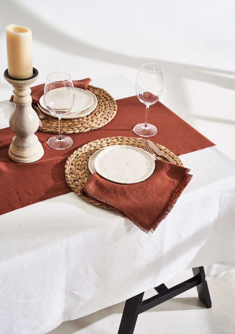 Linen napkins with fringe