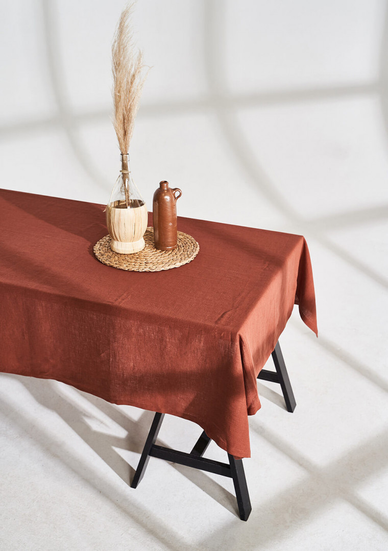 Linen tablecloth in tobacco