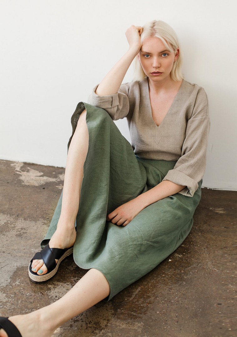 Linen V neck top Pandora with long sleeves